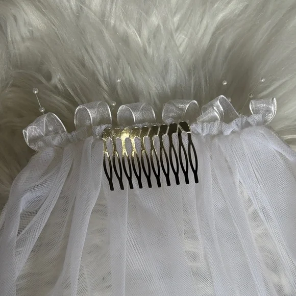 White First Communion Veil - Picture 6 of 6